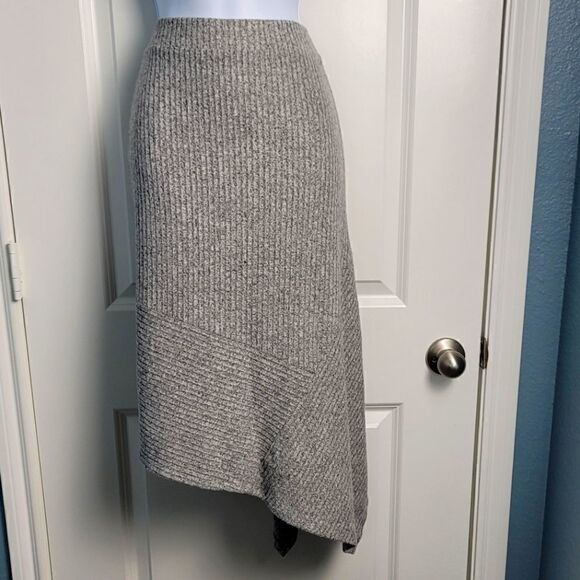 SIMPLY VERA Asymmetrical-Hem Knit Skirt - Picture 1 of 12